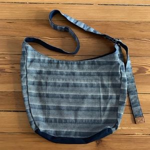 Thirty-One Awesome Retro Metro Navy Bag! Very HIP!